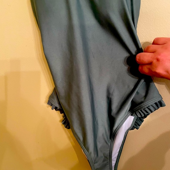 BIKINI LIFE - Picture 4 of 7